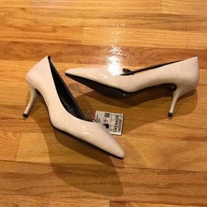 Zara white ecru patent kitten heels Sz 7.5